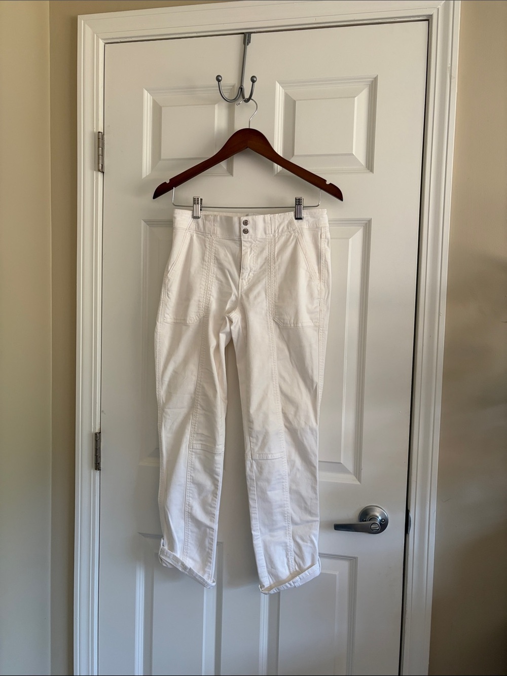 White House Black Market White Cropped Ankle Pants